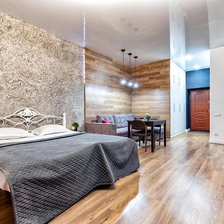 Студия С Дизайнерским Ремонтом В Элитном Доме Pavlodar Buitenkant foto